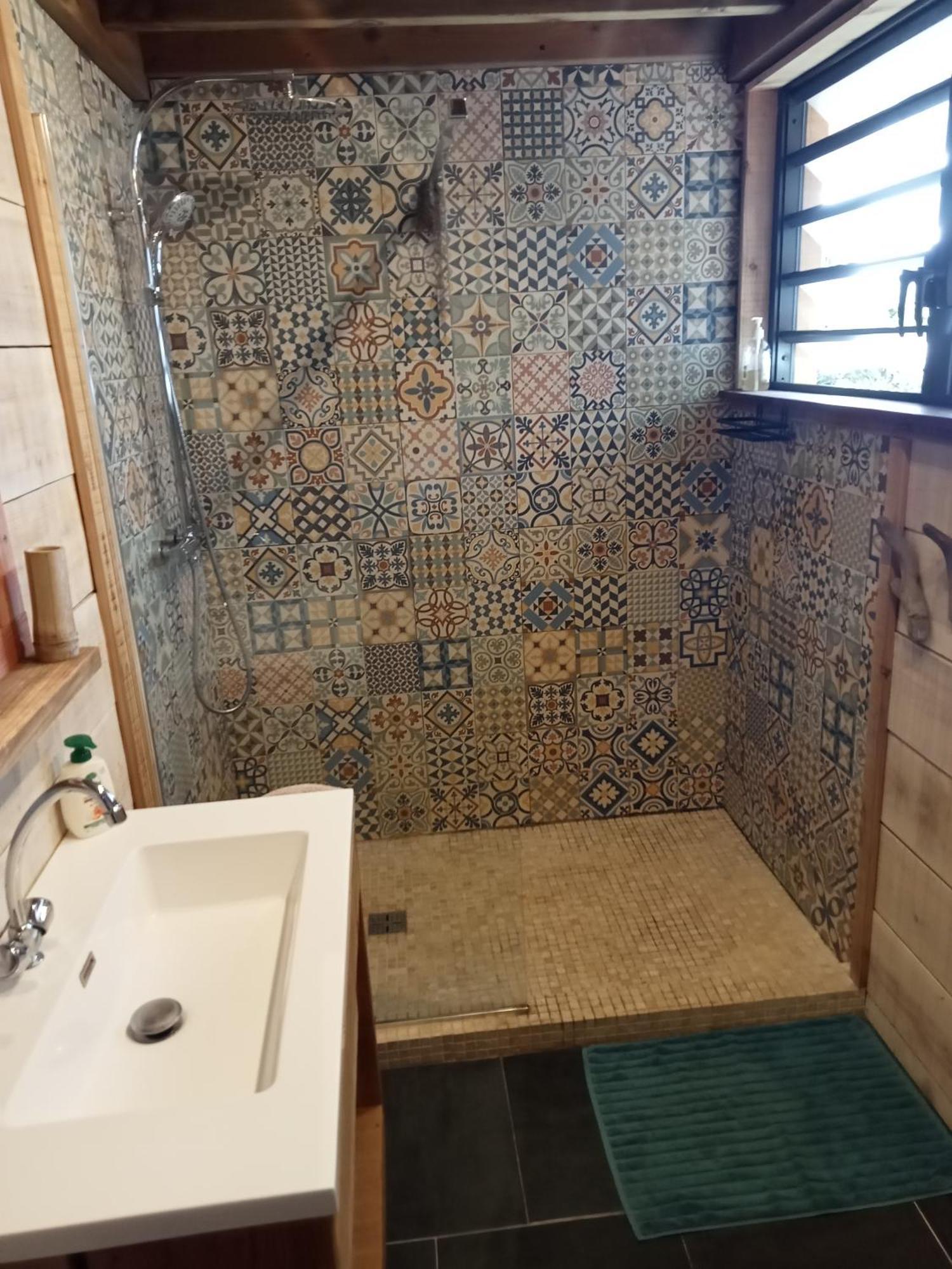 Bungalow Ecologique Avec Toilettes Seches Leu Kabanon Vue Mer Сен-Лу Екстериор снимка